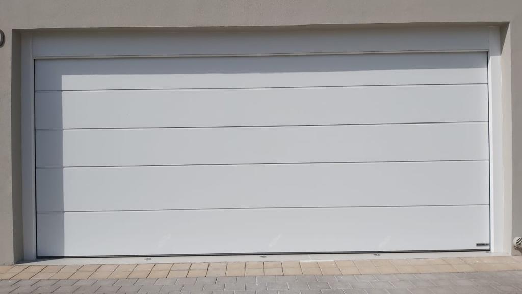 White Overhead Door Smart Standard - BAB ALSARAY AUTOMATIC GATES & BARRIERS TRADING LLC