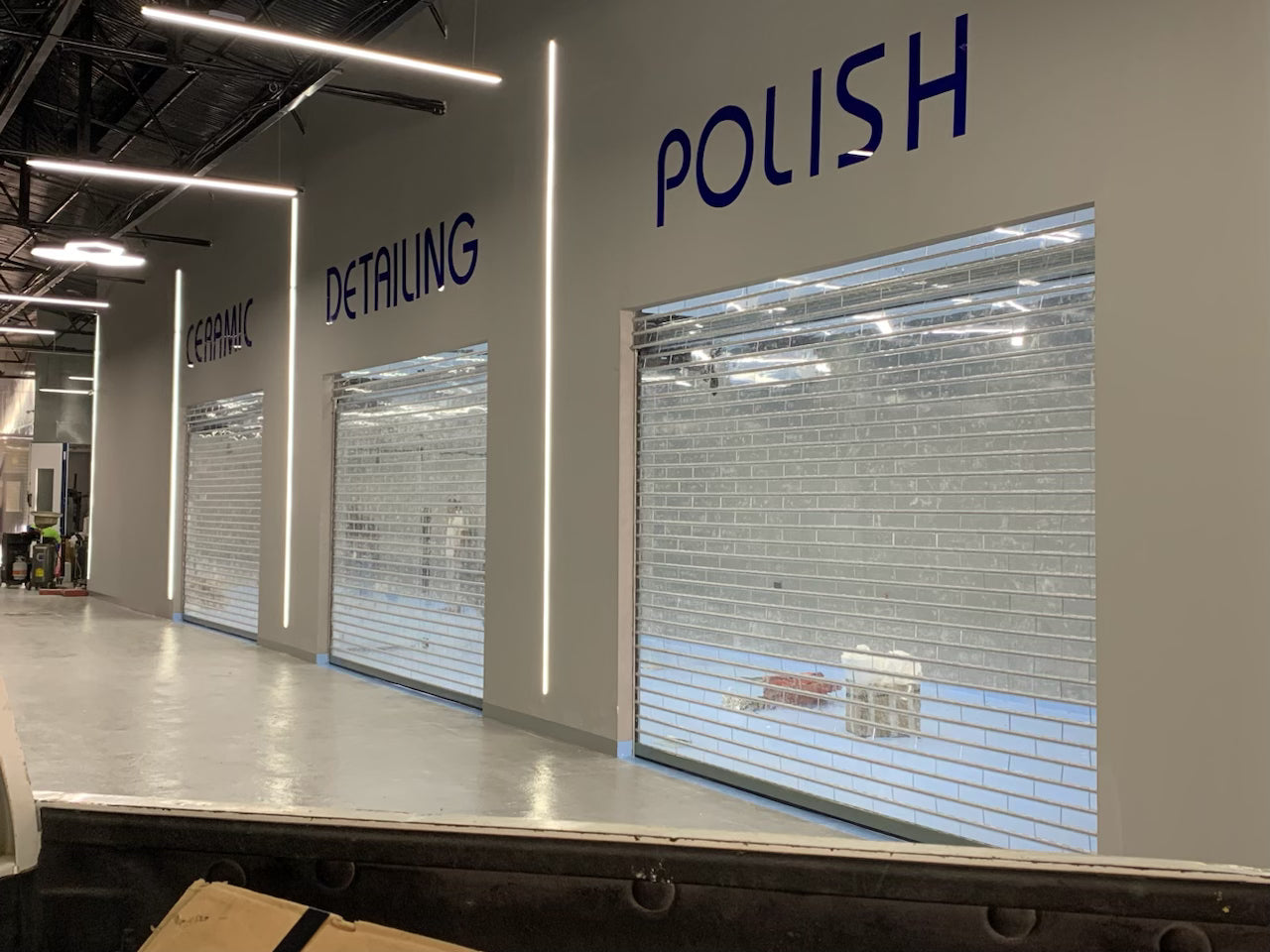 Automatic Polycarbonate Shutter - شتر بولي كربونيت أوتوماتيكي - BAB ALSARAY AUTOMATIC GATES & BARRIERS TRADING LLC