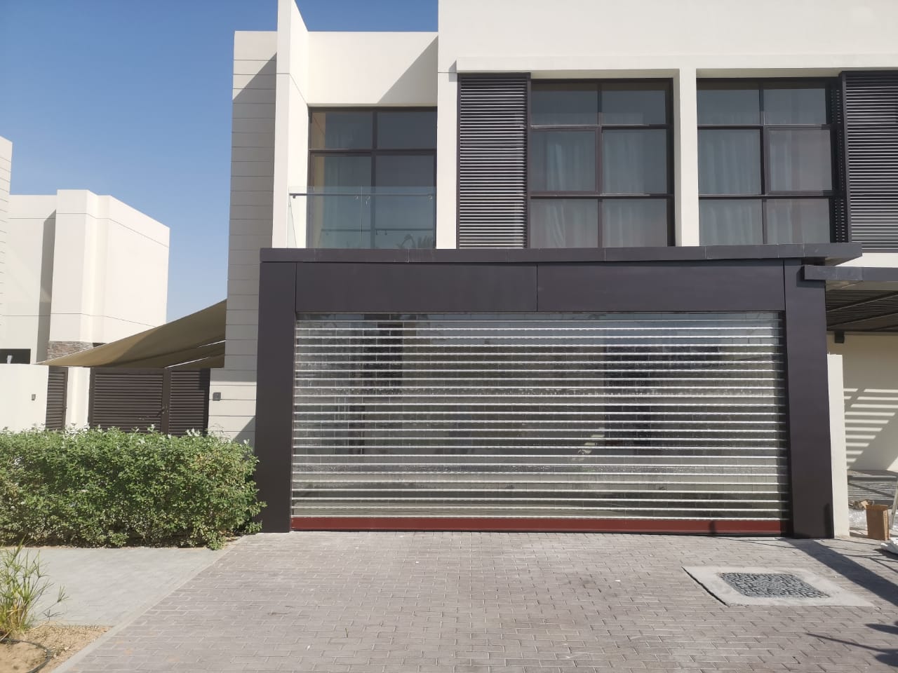 Automatic Polycarbonate Shutter - شتر بولي كربونيت أوتوماتيكي - BAB ALSARAY AUTOMATIC GATES & BARRIERS TRADING LLC