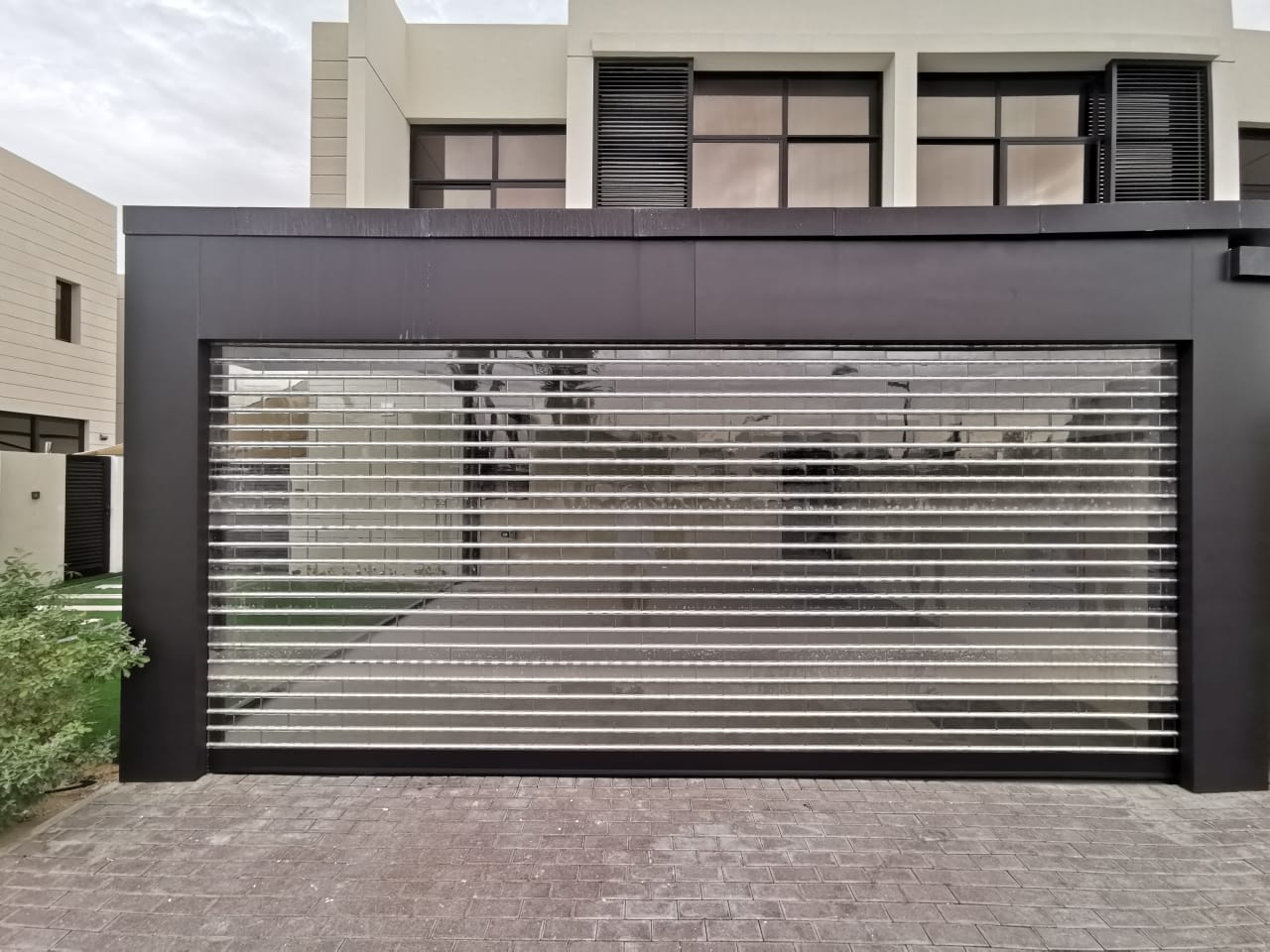 Automatic Polycarbonate Shutter - شتر بولي كربونيت أوتوماتيكي - BAB ALSARAY AUTOMATIC GATES & BARRIERS TRADING LLC